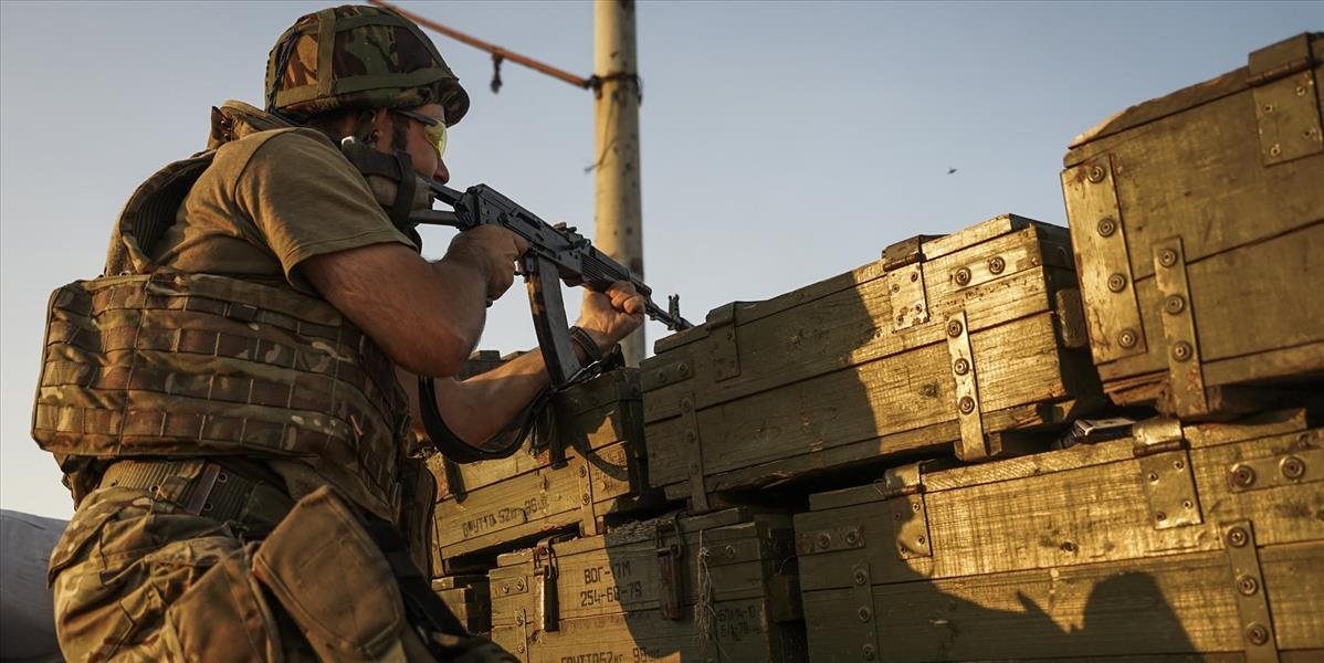 Situácia na východe Ukrajiny sa opäť komplikuje, obnovili sa boje