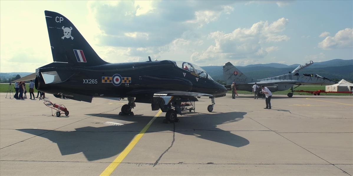 Britskí piloti cvičili s našimi, ich lietadlá HAWK budú na leteckých dňoch SIAF 2015