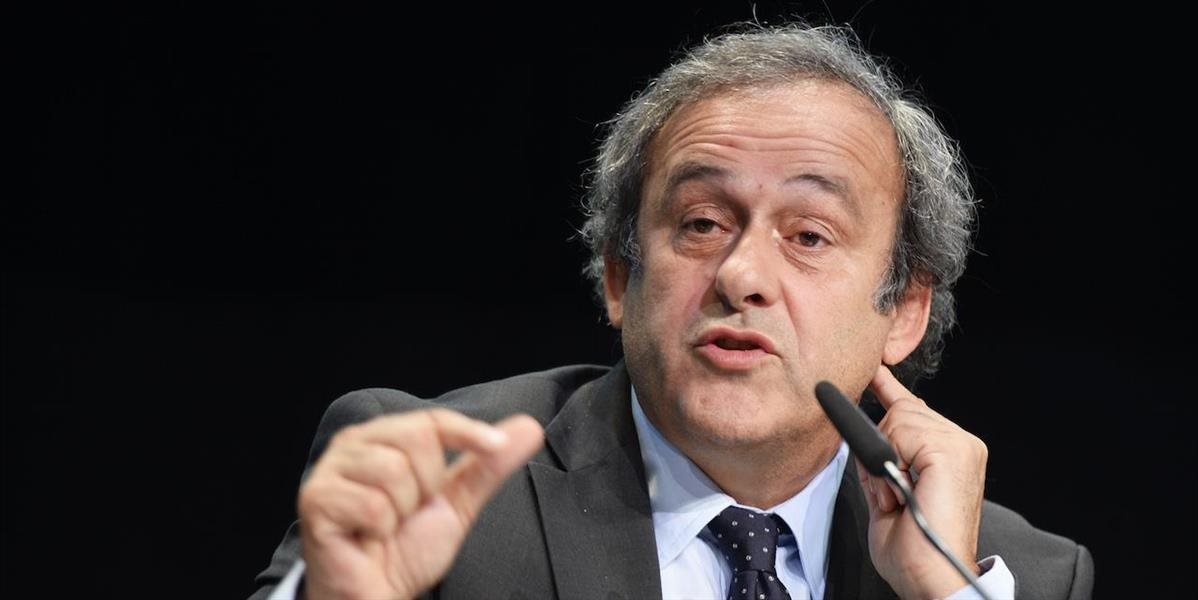 Kandidáti na prezidenta FIFA kritizujú Platiniho