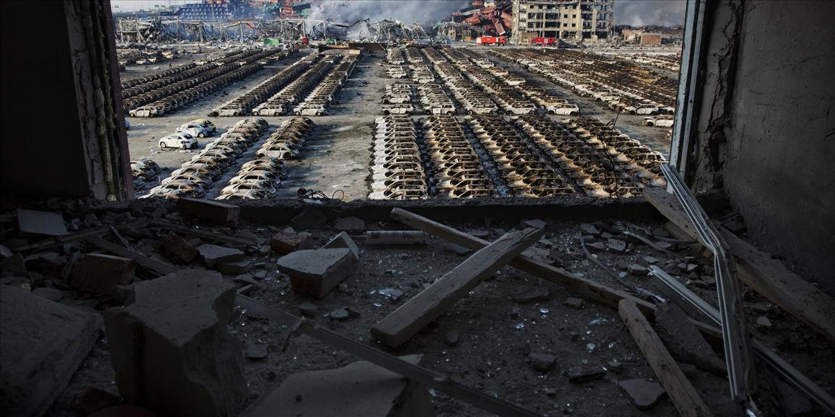 Bilancia smrtiacich výbuchov v Tchien-ťine stúpla, identifikovali už 145 mŕtvych