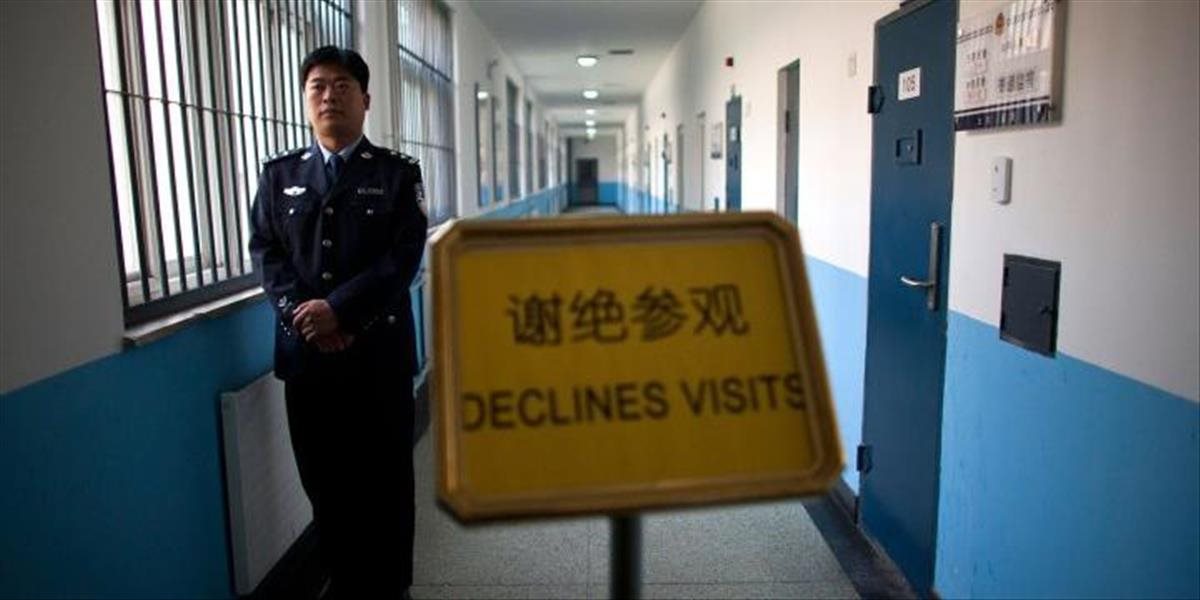 V Číne za pašeráctvo a terorizmus udelili doživotné tresty, do väzby pôjdu desiatky ľudí