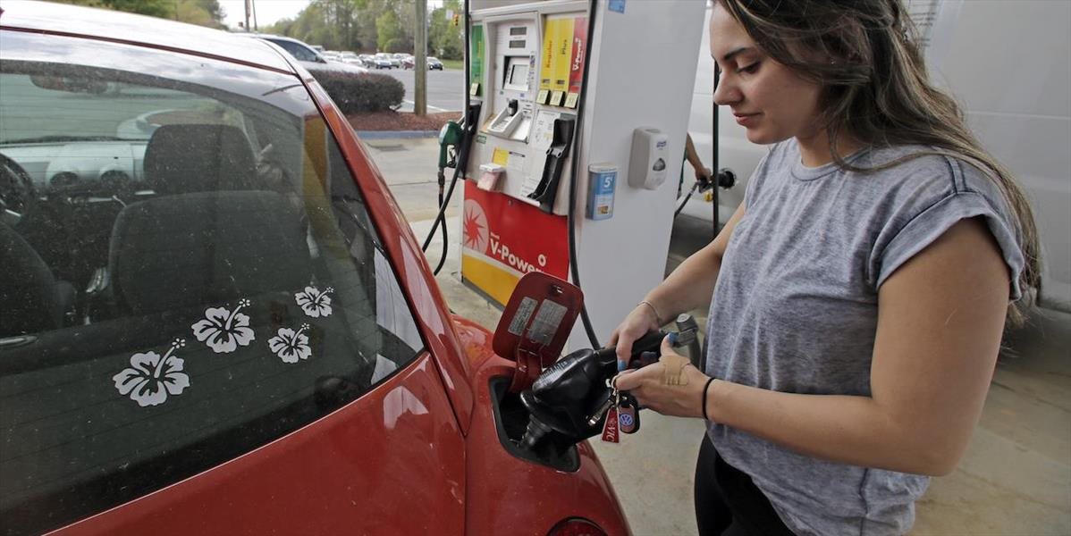 Dobrá správa: Ceny pohonných látok opäť klesajú
