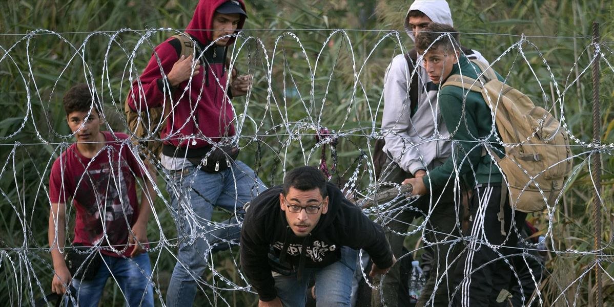 Fidesz chce pri hraniciach zriadiť tranzitné zóny pre migrantov