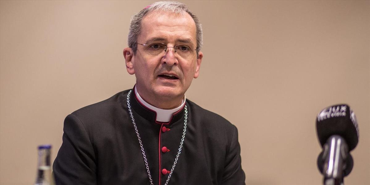Arcibiskup Zvolenský: Utrpenie a smrť utečencov sa týkajú každého z nás