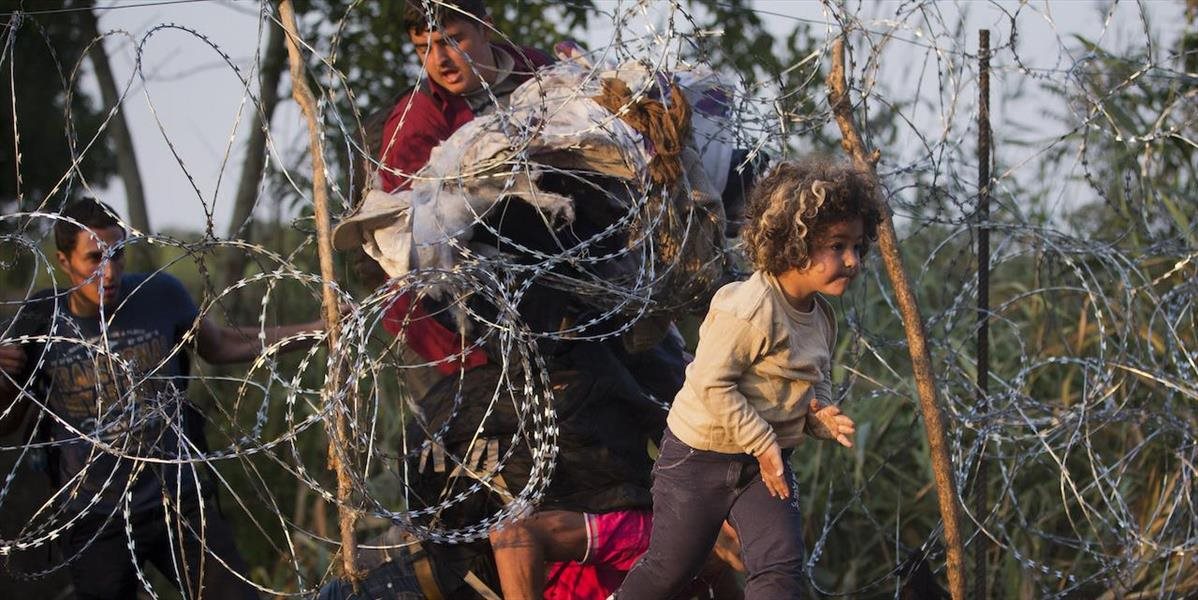 Prieskum: Ľuďom sa pozdáva maďarský plot proti utečencom