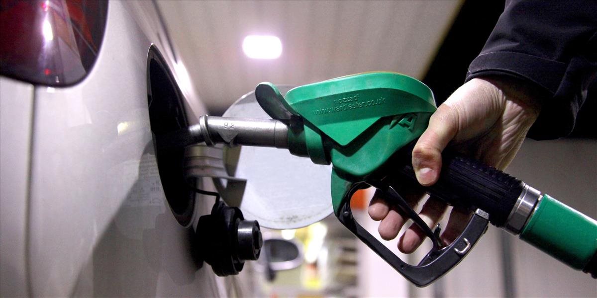 Ceny pohonných hmôt klesajú: V Bratislave klesla cez víkend nafta pod euro za liter