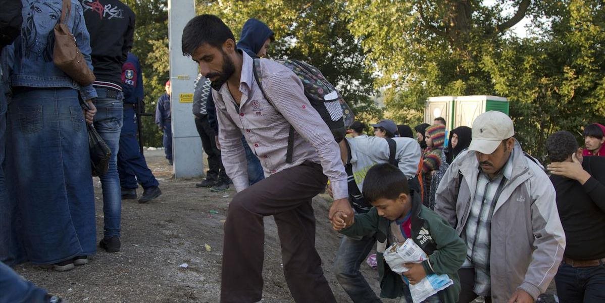 Na gréckej pevnine sa vylodilo 2500 utečencov, väčšinou zo Sýrie