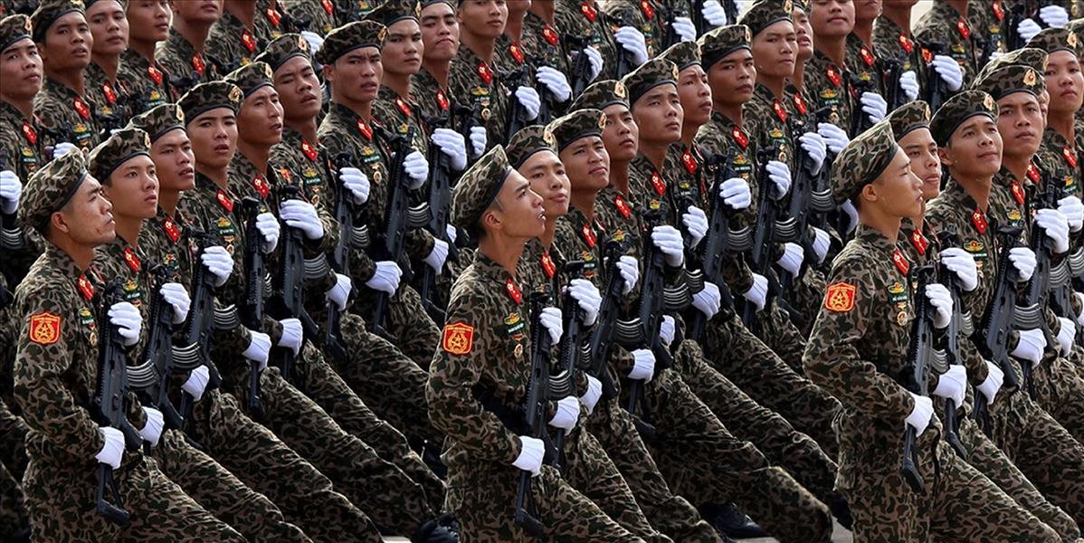 Vietnam oslávil 70. výročie svojej nezávislosti vojenskou prehliadkou