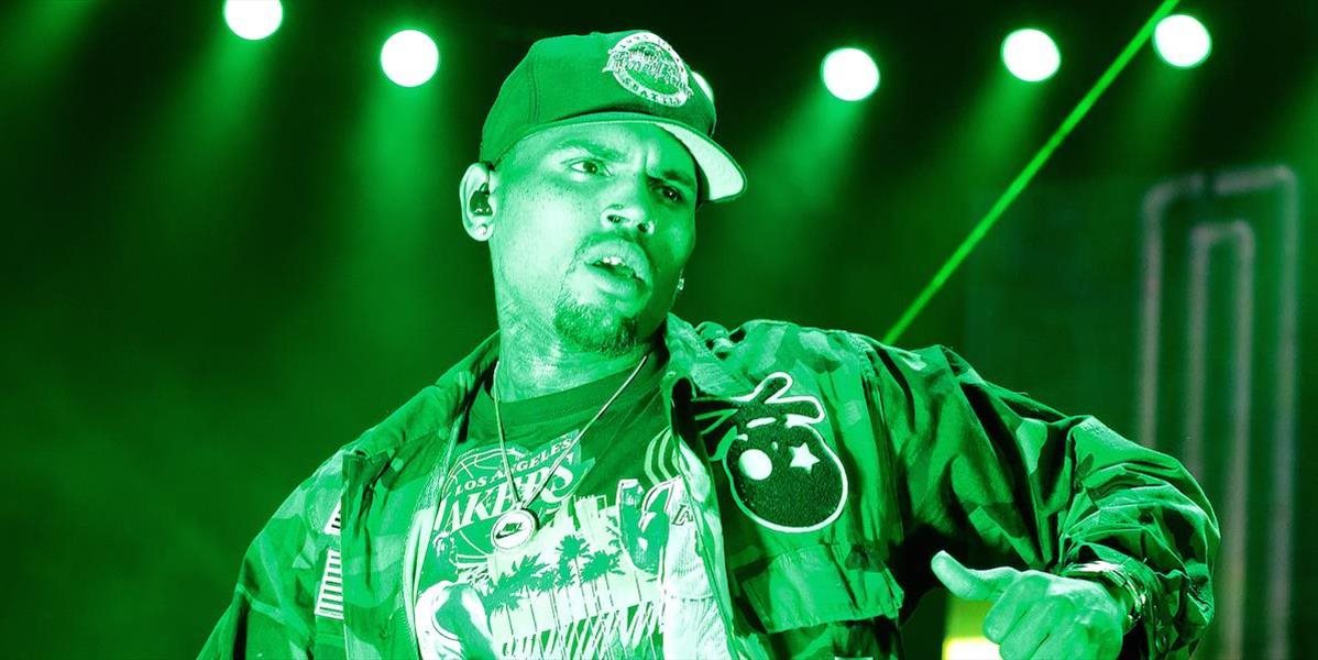 Chris Brown čelí žalobe v súvislosti so streľbou v nočnom klube