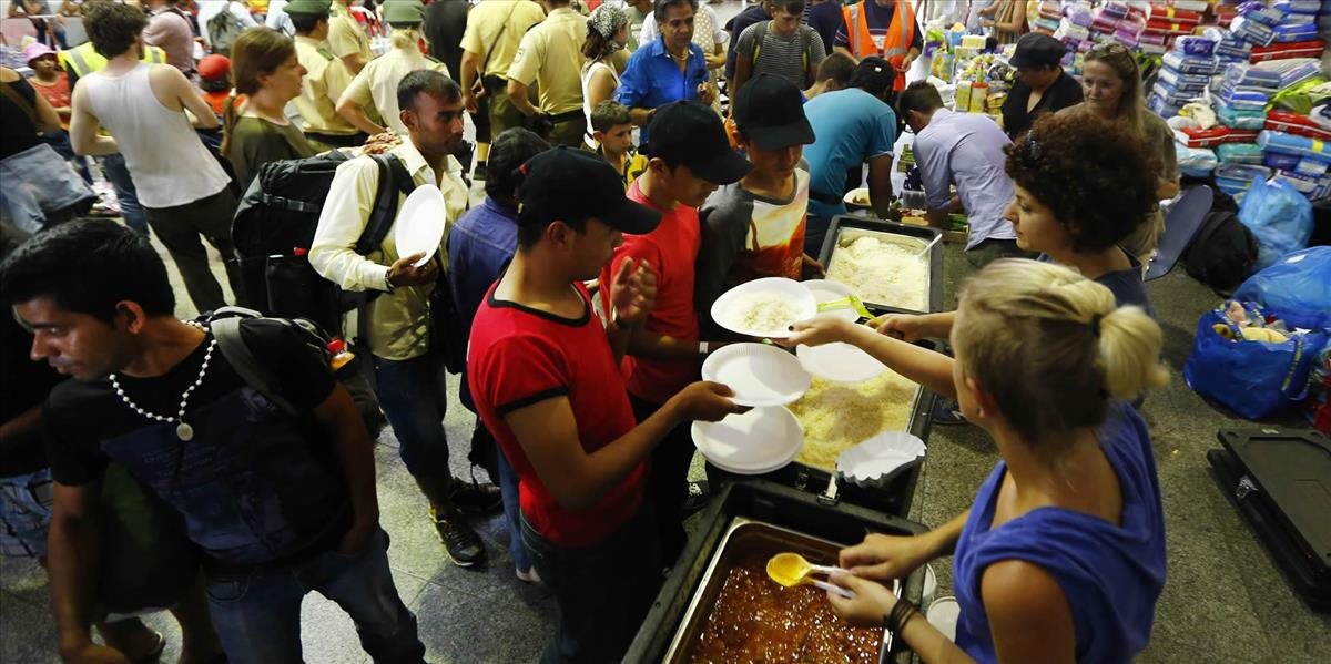 Viac ako 1500 dobrovoľníkov chce pomôcť integrovať utečencov