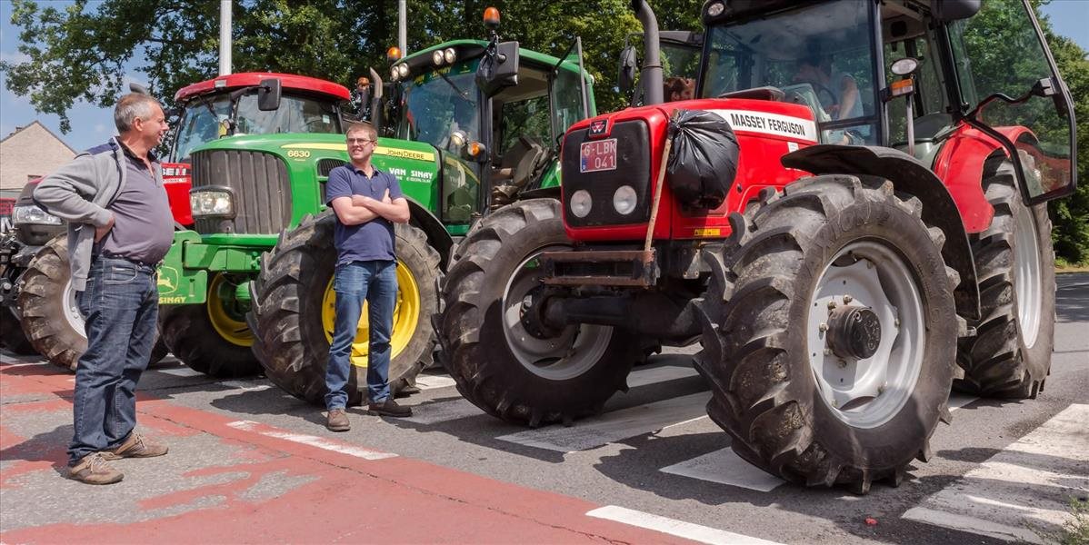 Paríž vo štvrtok obsadia traktory, kvôli cenám mlieka bude protest aj v Bruseli