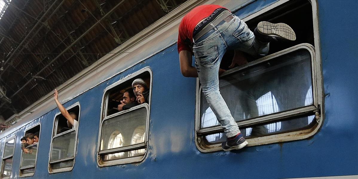 Mimoriadny vlak vezie utečencov z Budapešti k rakúskym hraniciam