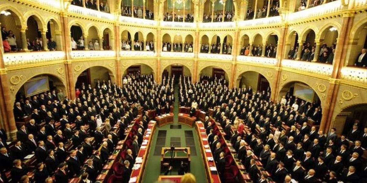 Maďarský parlament schválil nové zákony na zamedzenie prílevu migrantov