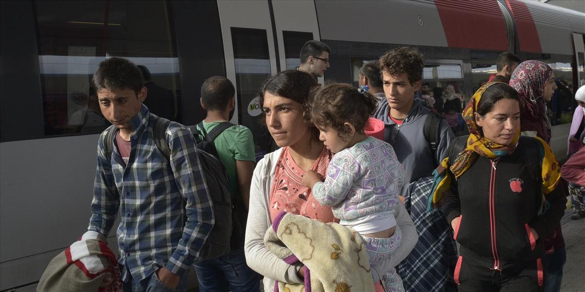 Do Rakúska dnes prišlo zo susedného Maďarska asi 6500 utečencov