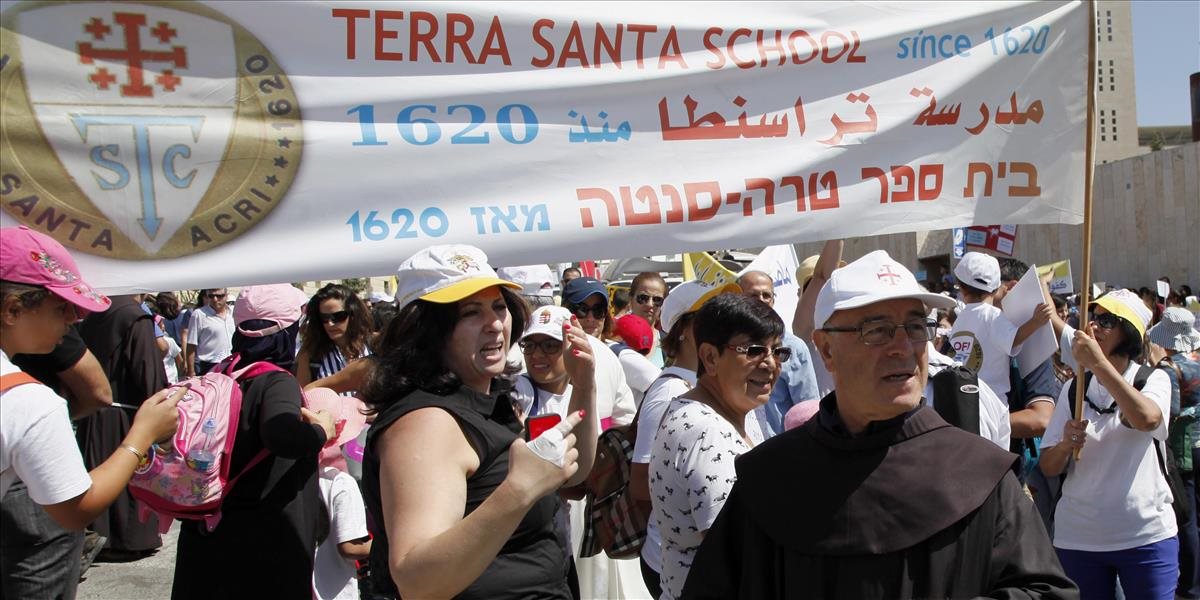 Tisíce kresťanov v Izraeli protestovali proti znižovaniu dotácií pre svoje školy