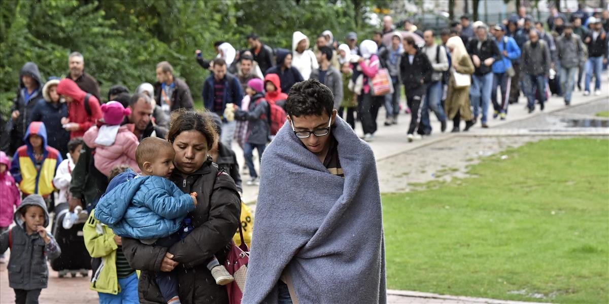Bavorsko nezvláda nápor migrantov, spolkové krajiny prosí o pomoc
