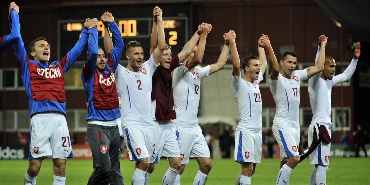 Česko a Island postúpili, Turci zdolali Holandsko 3:0