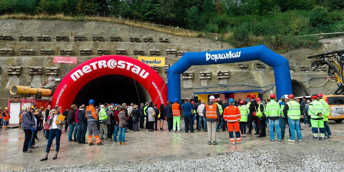 FOTO Tunel Poľana na stavbe úseku D3 na Kysuciach je už prerazený