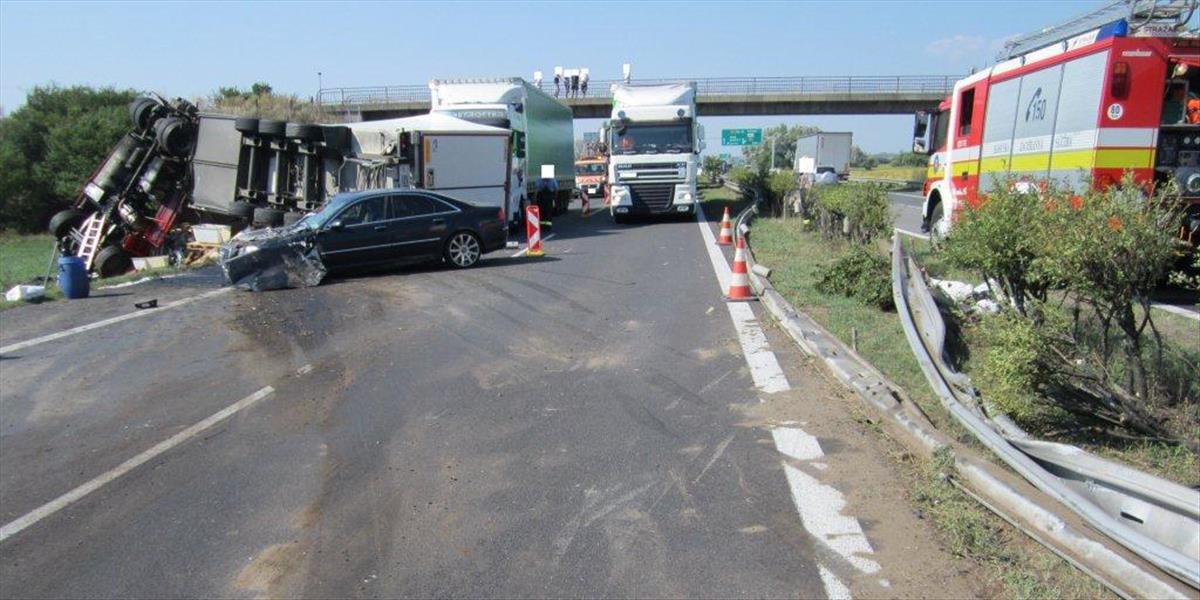 Diaľnicu D2 v smere do Česka uzavreli pre nehodu