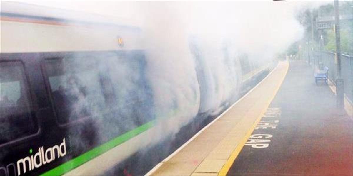 Na vlaku do Londýna vypukol počas rannej špičky požiar