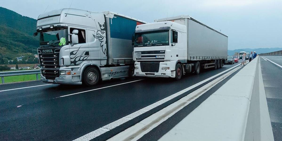 Vodičov kamiónov poslali v Česku namiesto pokuty na simuláciu nehody na trenažéri