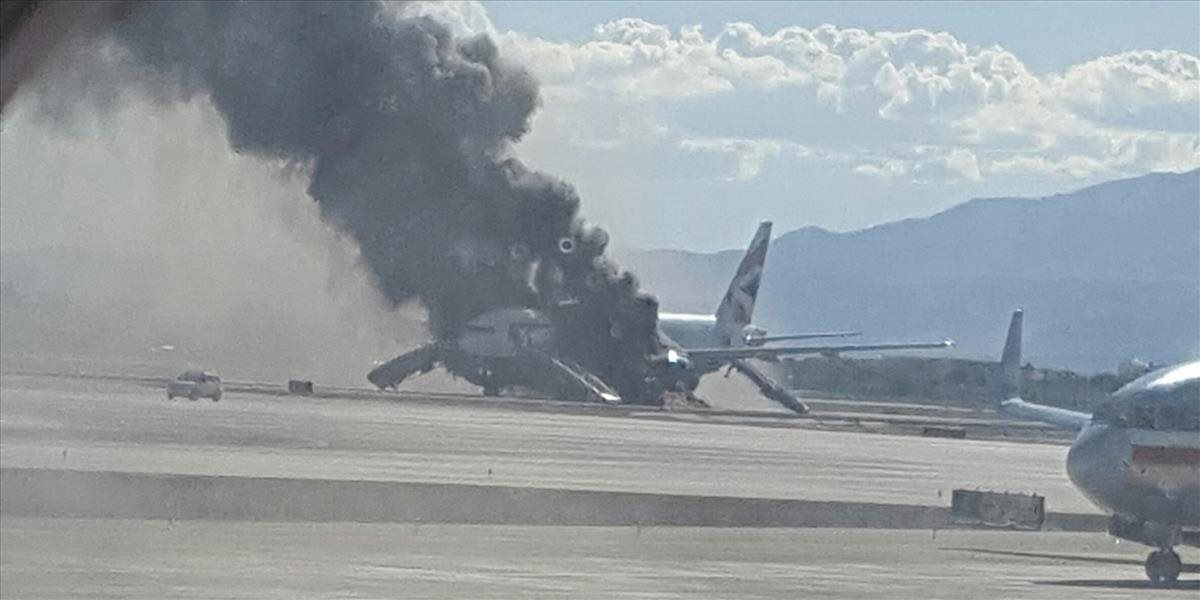 FOTO a VIDEO Panika na palube lietadla v Las Vegas: Začal horieť motor, ľudia museli vyskakovať