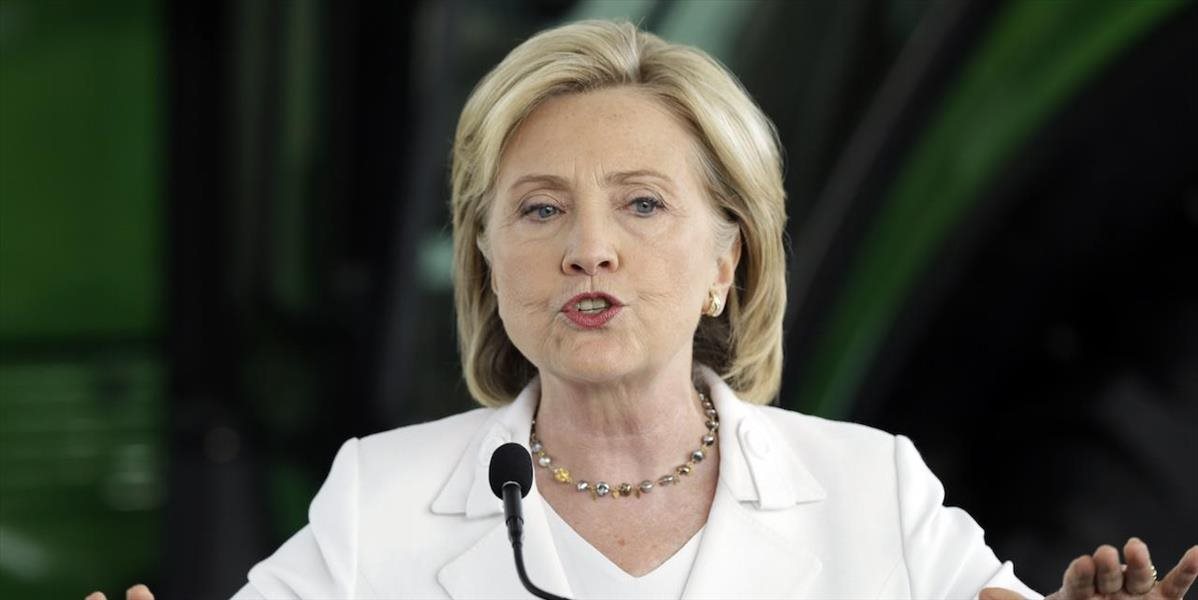 Clintonová: Používanie súkromného e-mailového servera bola chyba