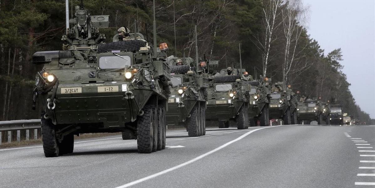 Americký vojenský konvoj prechádzajúci Českou republikou má meškanie