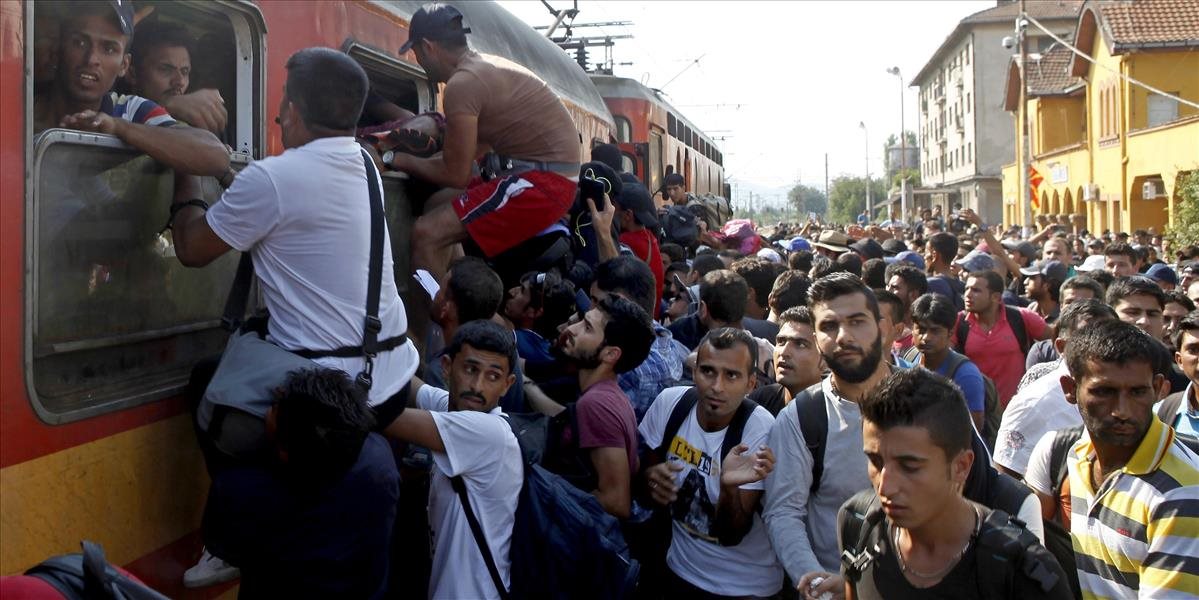 Premávku vlakov medzi Rakúskom a Maďarskom pozastavili pre nápor migrantov