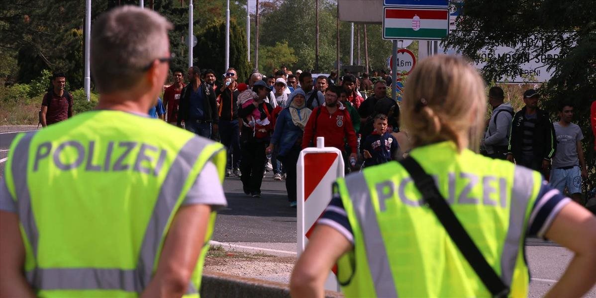 Zástupcovia Bratislavského kraja priniesli utečencom do Rakúska balíčky