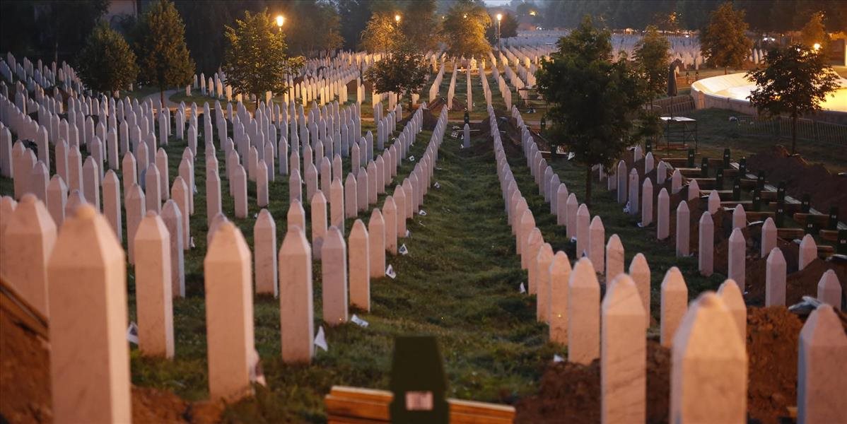 Srbská prokuratúra obvinila osem ľudí z účasti na srebrenickej masakre