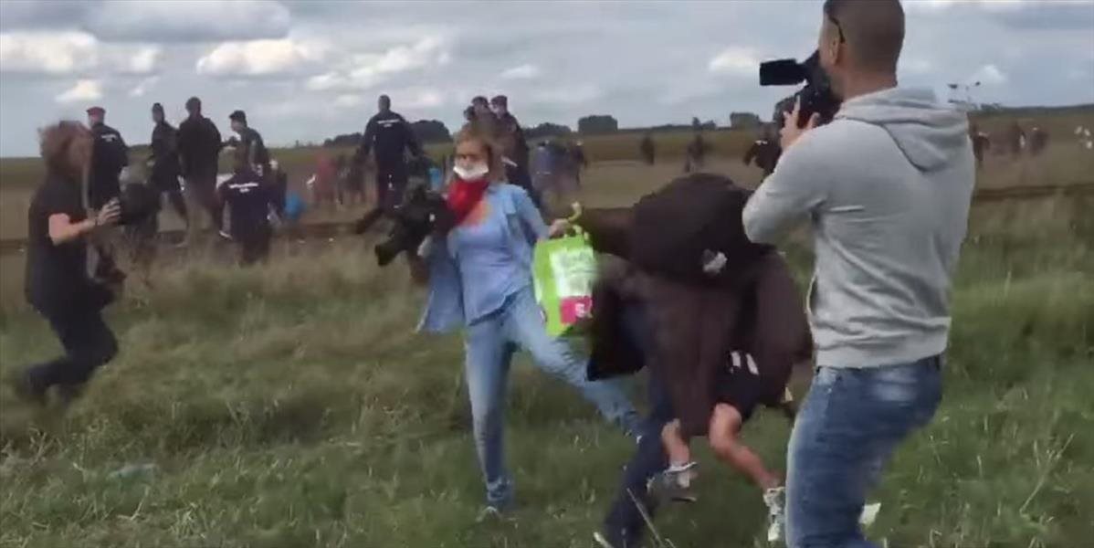 Maďarská kameramanka sa ospravedlnila za incident s migrantmi