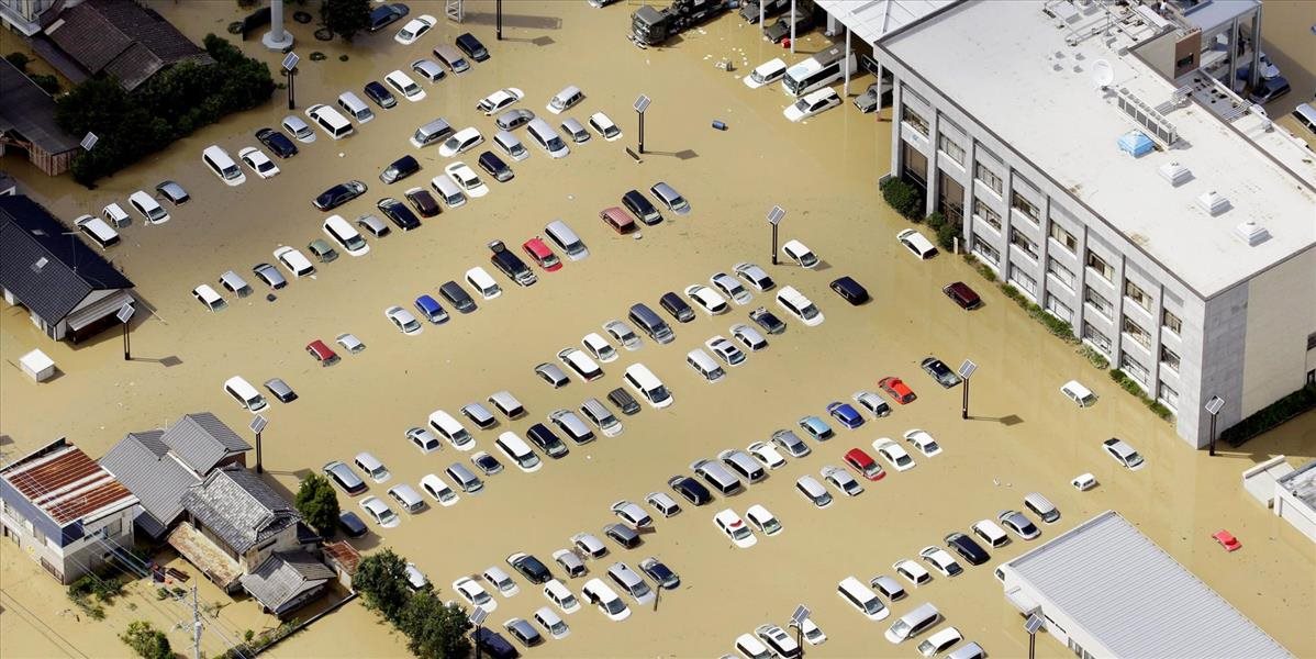 VIDEO Záplavy v Japonsku pokračujú, pripravili o život troch ľudí
