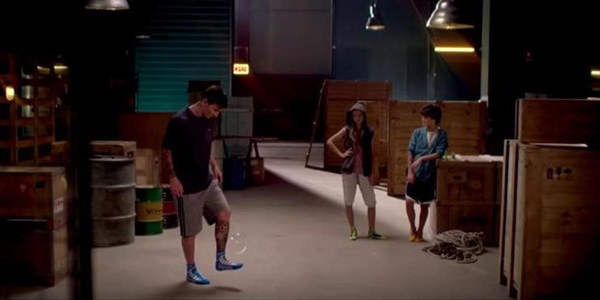 VIDEO Lionel Messi v otrasnej reklame na ponožky a bublifuk
