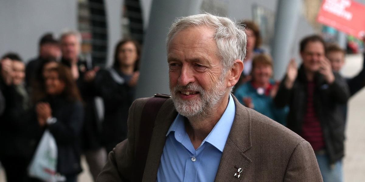 Novým predsedom britských labouristov sa stal Jeremy Corbyn