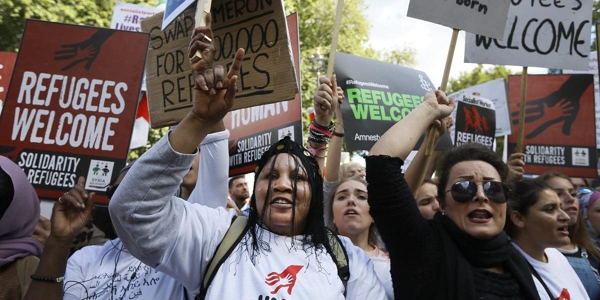 "Utečenci, vitajte!" skandovali ľudia v Kodani aj v Londýne