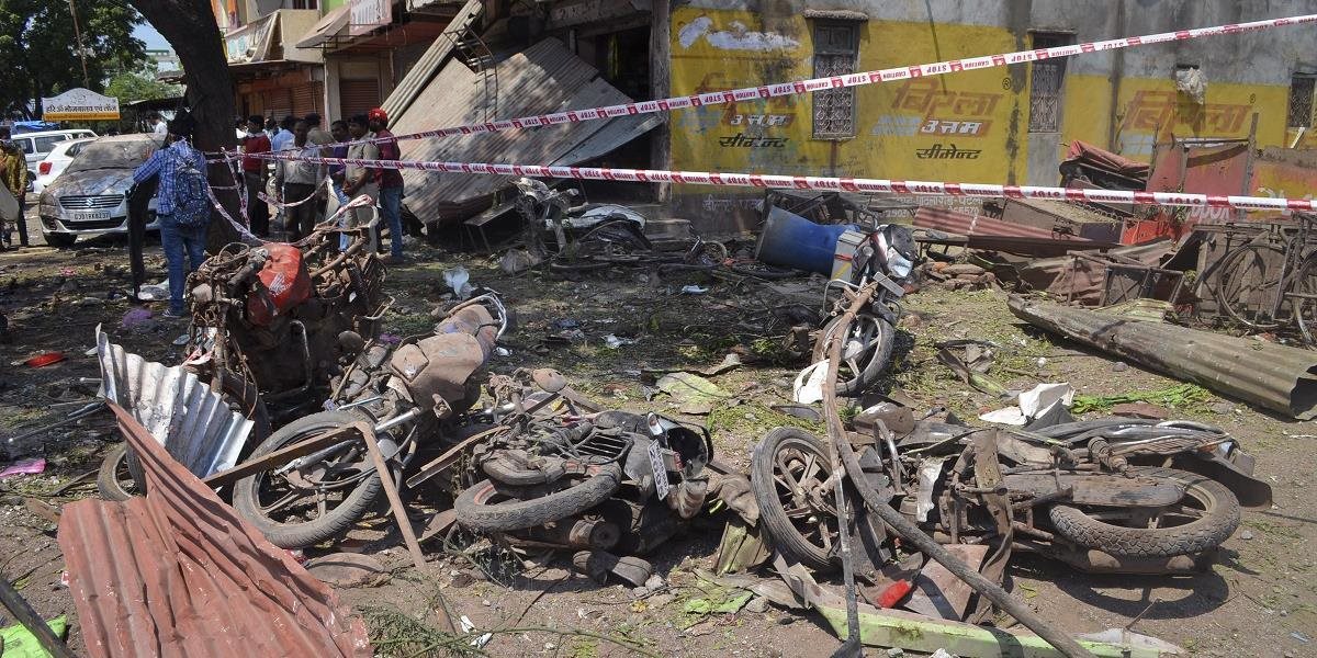 Bilancia ničivých výbuchov v Indii stúpla na 104 mŕtvych