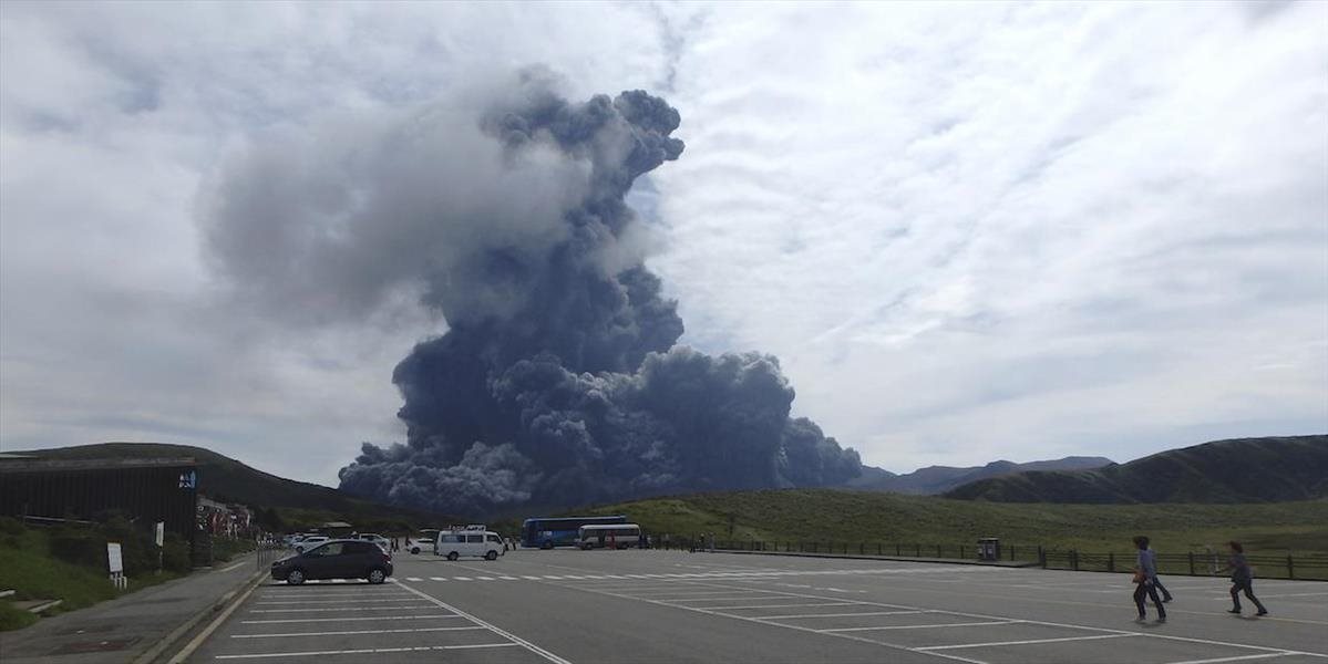 V Japonsku opäť vybuchla sopka Aso