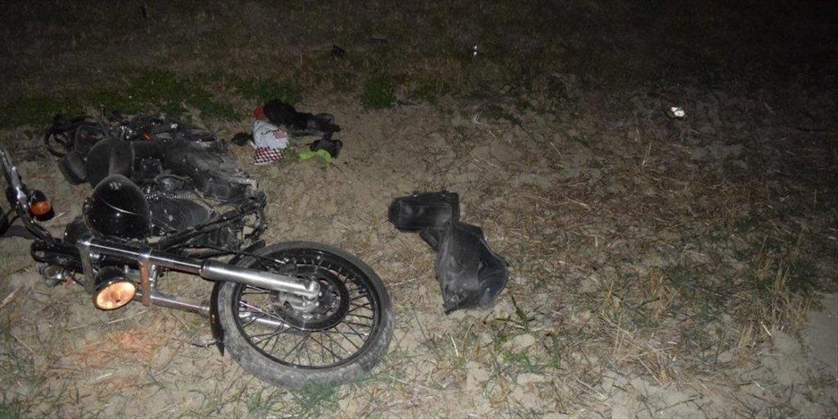 FORO Tragická nehoda medzi Rusovcami a Jarovcami: Motocyklista sa zrazil s diviakom a autom, neprežil
