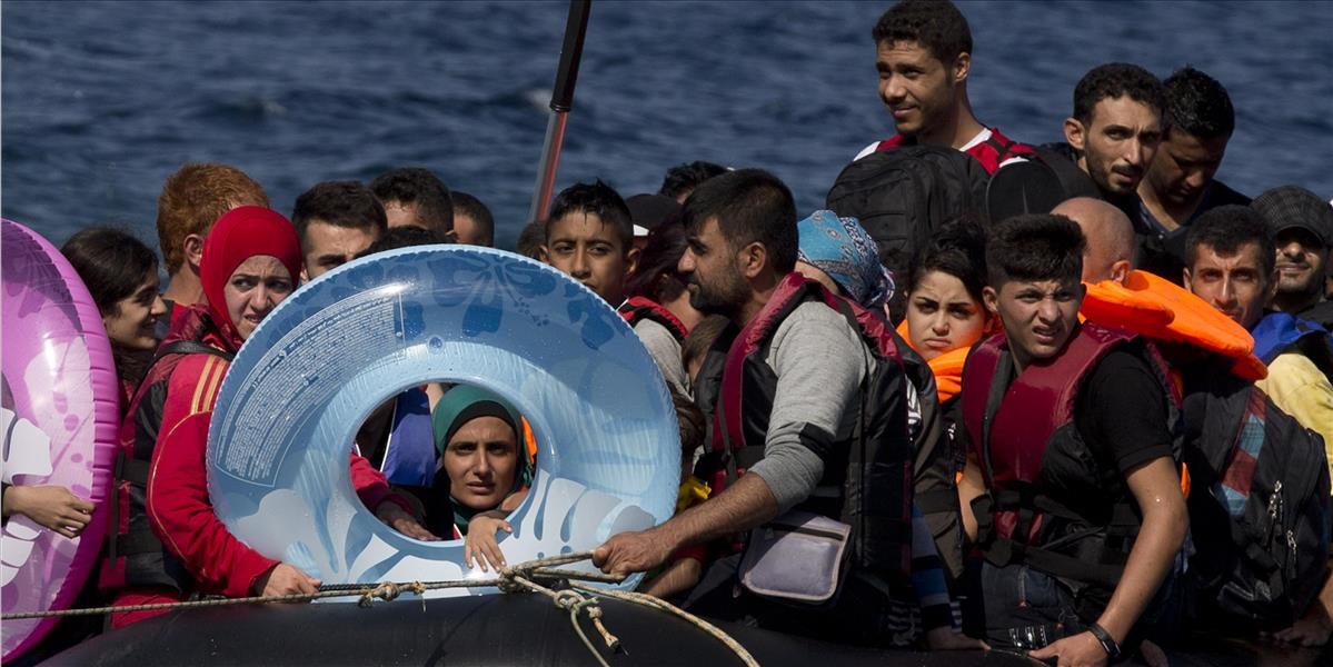Diplomati EÚ odobrili silové zásahy v Stredozemnom mori proti prevádzačom