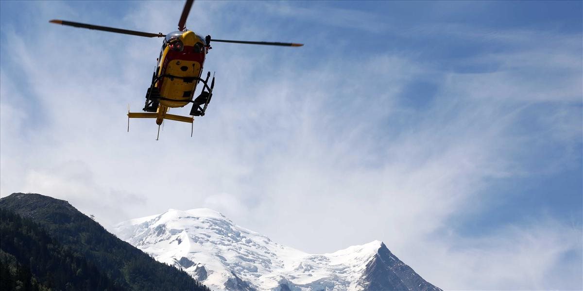 Vo francúzskych Alpách zabíjala lavína, obeťami snehu je zatiaľ päť horolezcov
