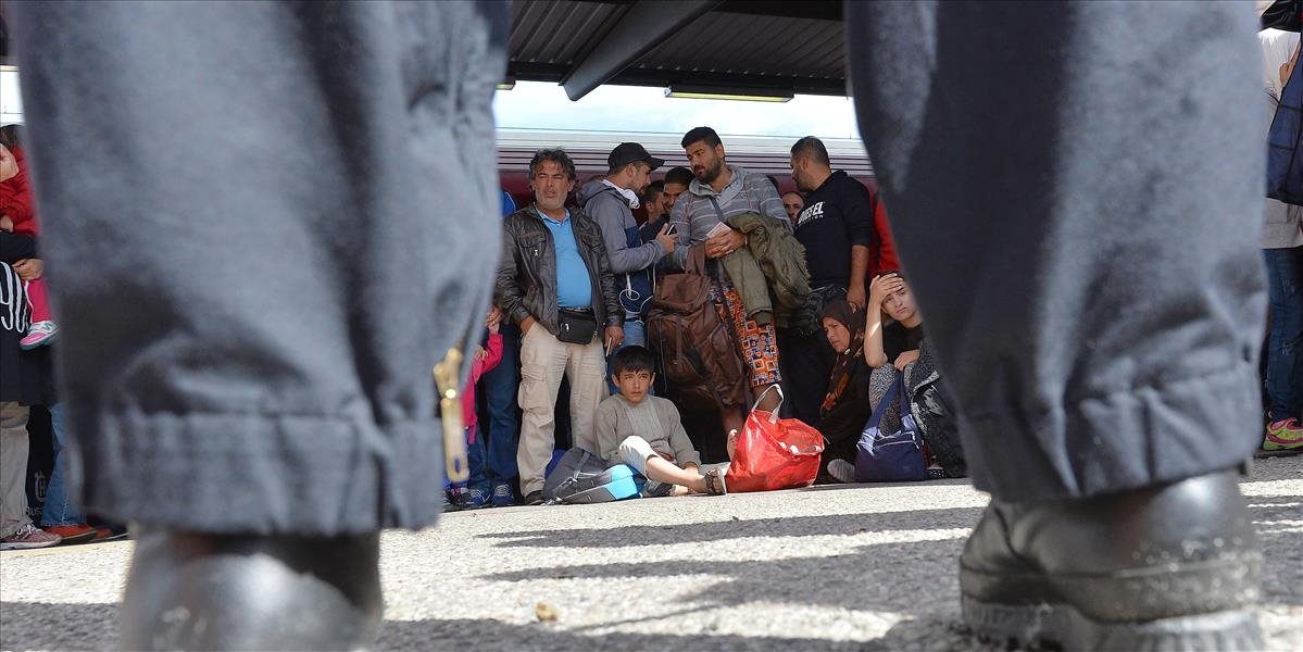 Rakúsko po polnoci zavedie kontroly na hraniciach s Maďarskom: V prípade potreby ich rozšíri aj na slovenské hranice