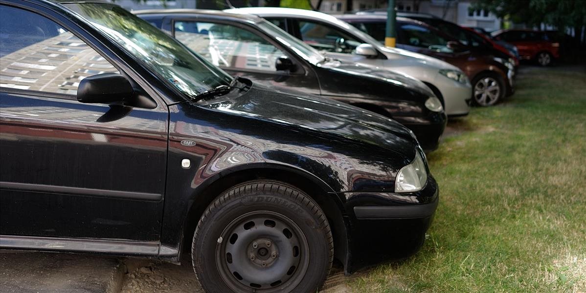 Drvivá väčšina Petržalčanov žiada riešiť systém parkovania