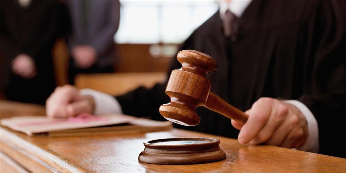 Súd udelil bývalým colníkom za pašovanie tovaru nepodmienečné tresty