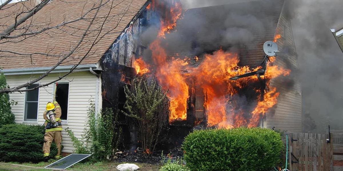 V Prievidzi horela letná kuchyňa a priľahlý objekt pri rodinnom dome