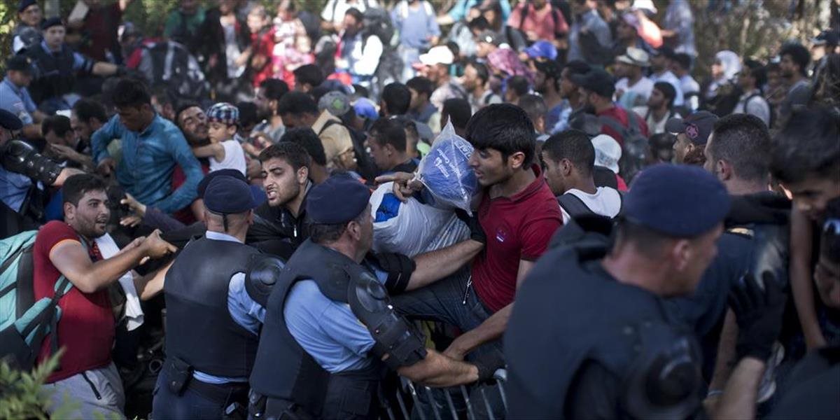 Chorvátsko nezvláda nápor migrantov: Zatvorilo priechody na hraniciach so Srbskom