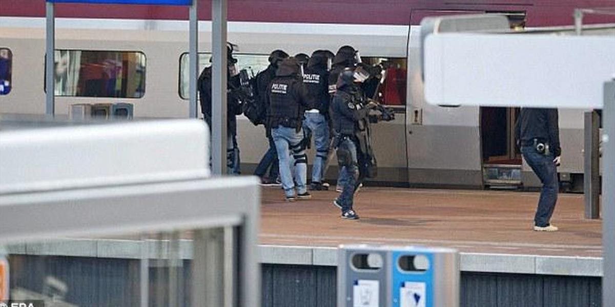 Holandská polícia evakuovala v Rotterdame vlak s mužom, ktorý sa zamkol na WC
