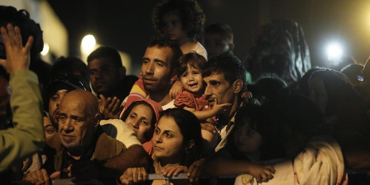 Stovky migrantov na ceste z Turecka ku gréckym hraniciam zastavila polícia