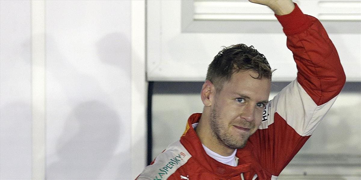 F1: Víťazstvo v Singapure patrí Vettelovi, Hamilton preteky nedokončil