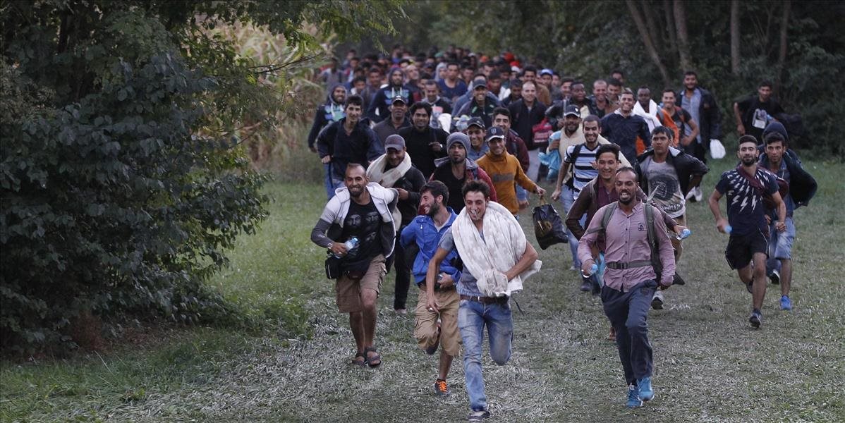 Maďarsko zažíva obrovský nápor utečencov: Polícia riešila cez víkend prípady takmer 19-tisíc migrantov